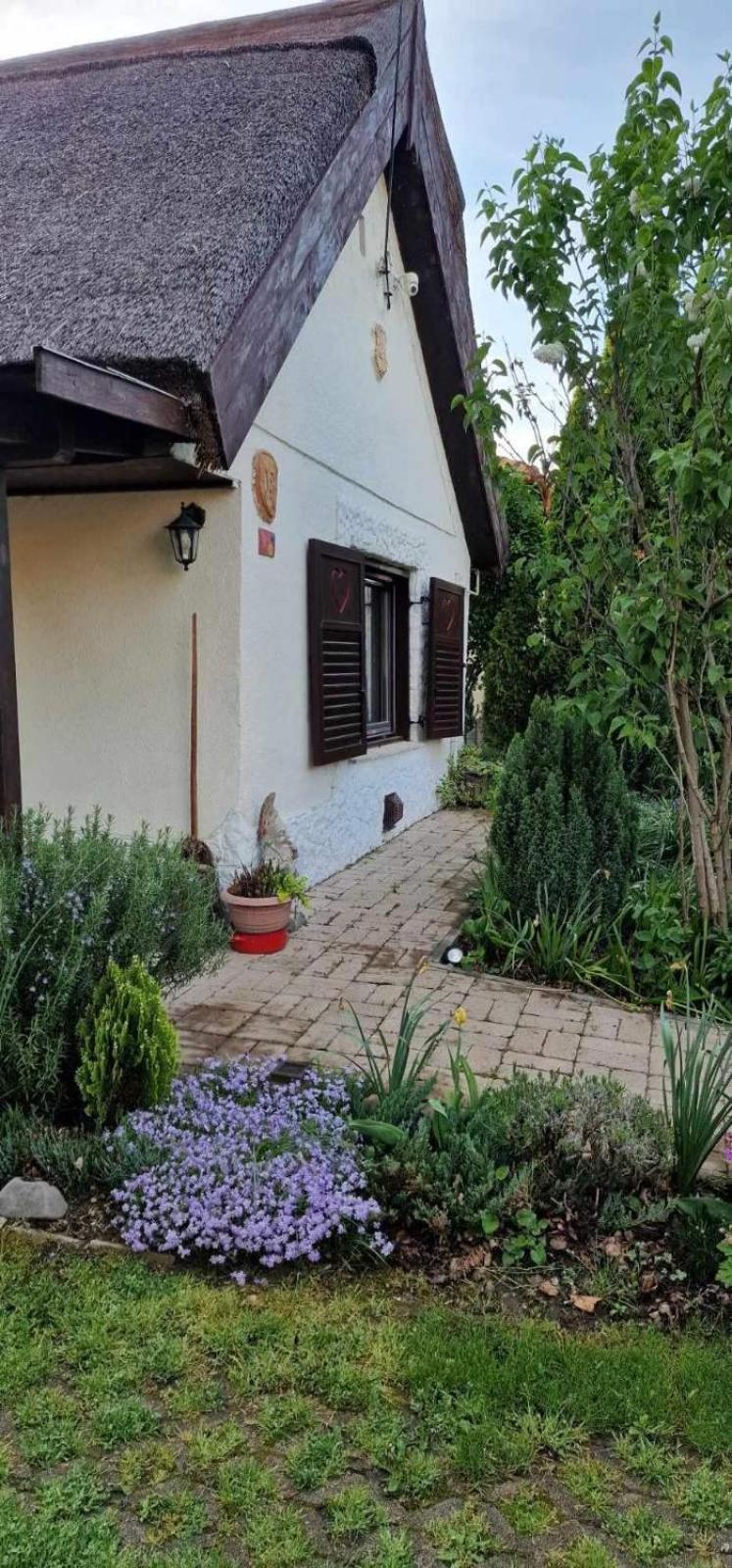 Lovely Cottage Home แวแลนแซ ภายนอก รูปภาพ