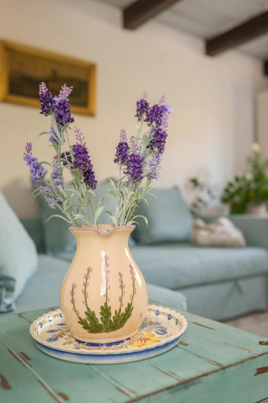 Lovely Cottage Home แวแลนแซ ภายนอก รูปภาพ