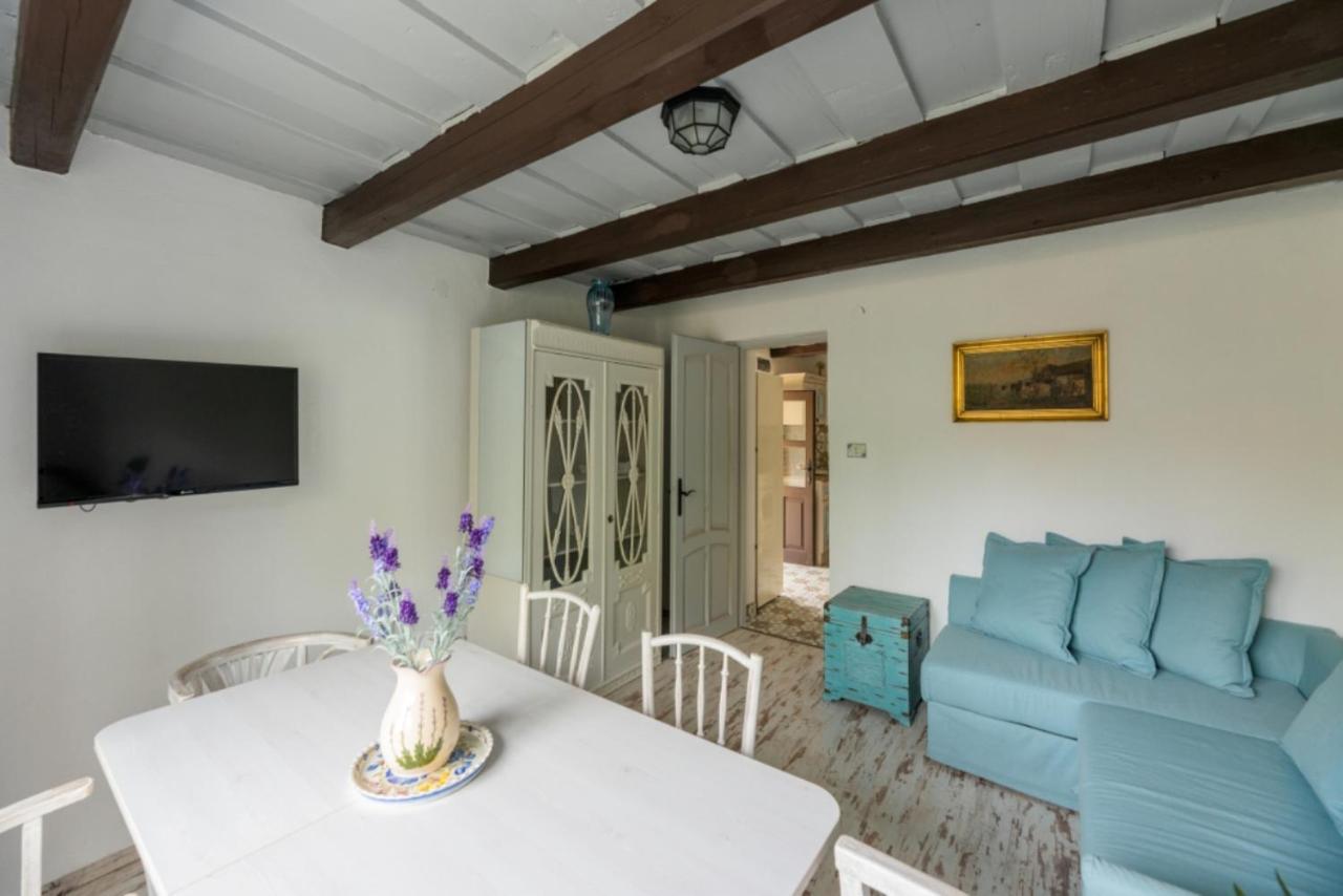 Lovely Cottage Home แวแลนแซ ภายนอก รูปภาพ