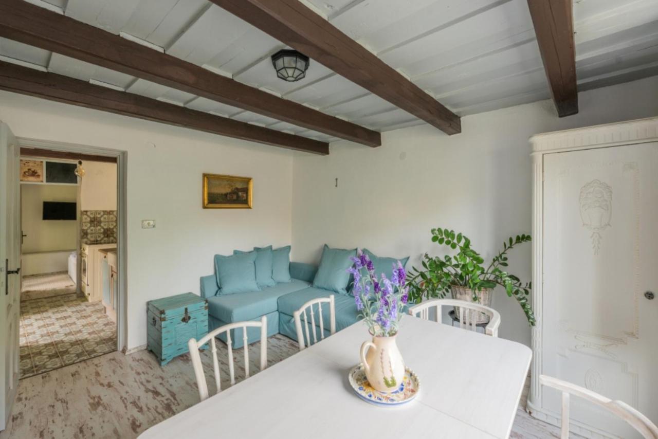 Lovely Cottage Home แวแลนแซ ภายนอก รูปภาพ